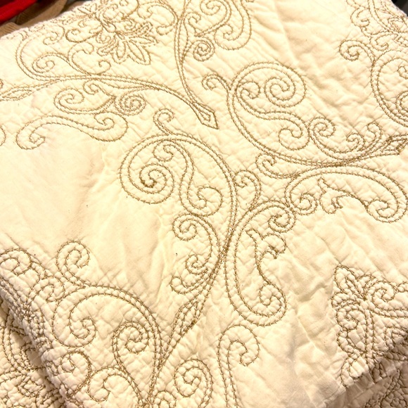 Soft Surroundings Bedding Soft Surroundings Queen Full Size Quilt